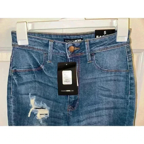 NWT Fashion Nova Jeans - Picture 2 of 5